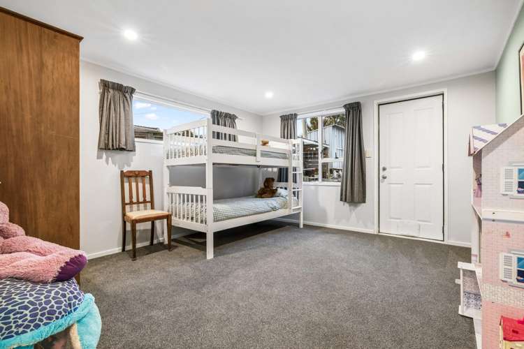 48 Ronald Avenue Glenbrook_18