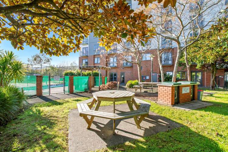 6D/17 Crown Lynn Place New Lynn_8