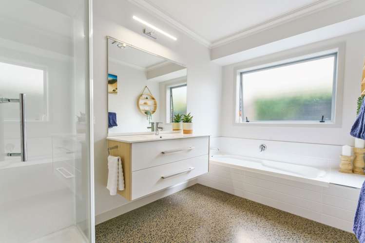 5 Condor Drive Pyes Pa_23