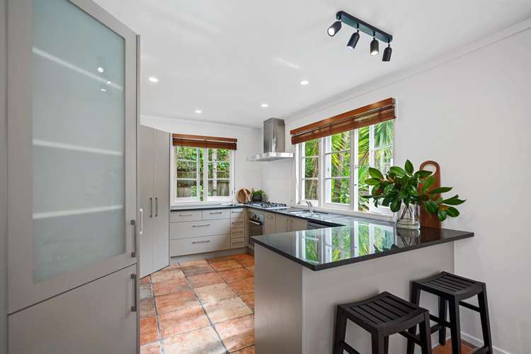 194 Onewa Road Birkenhead_6