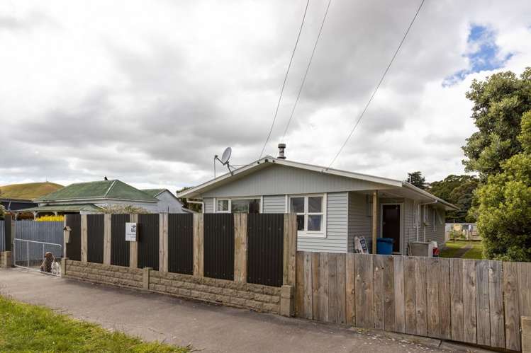 9 Redwood Street Seddon_14