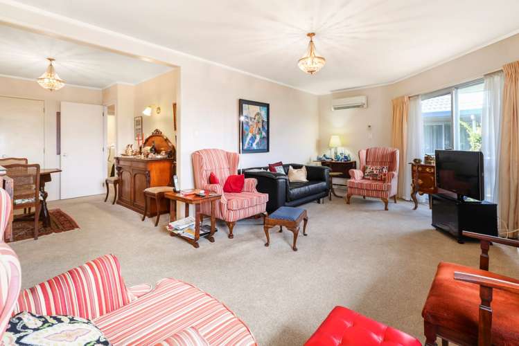 9/10 Gerard Way Saint Johns_0