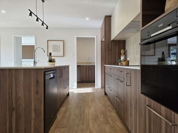 56 Ruru Crescent_0