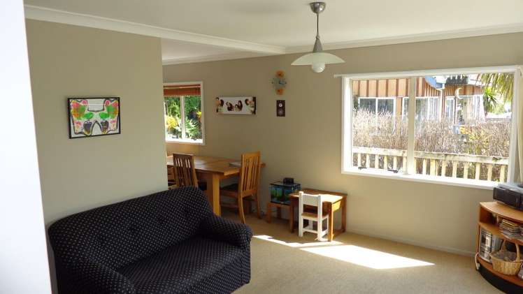 A/49 Aeroview Drive Beach Haven_3