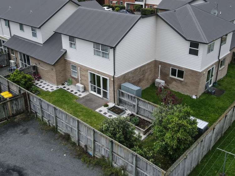 69 Chiefs Court Hamilton East_16