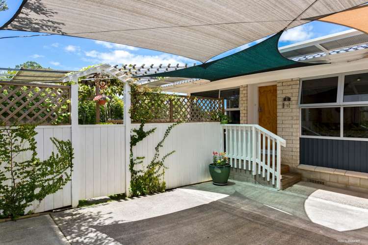 2/4 Noumea Place Mairangi Bay_17