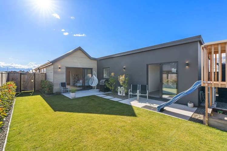 97 Burdon Loop Lake Hawea_16