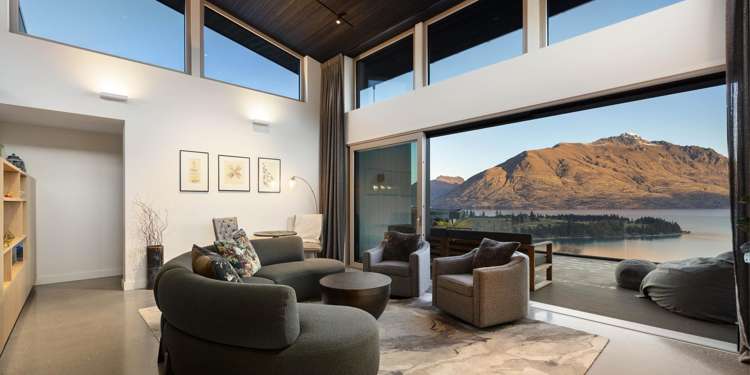 52 Suburb Street Queenstown Hill_11