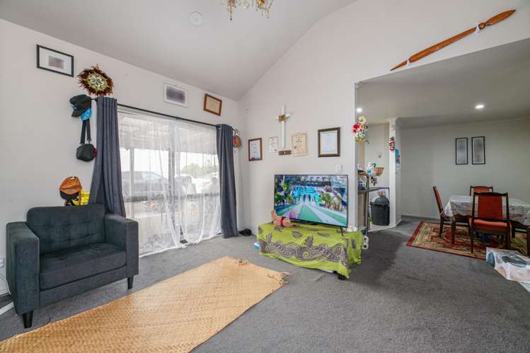 74 Hetherington Road Ranui_4