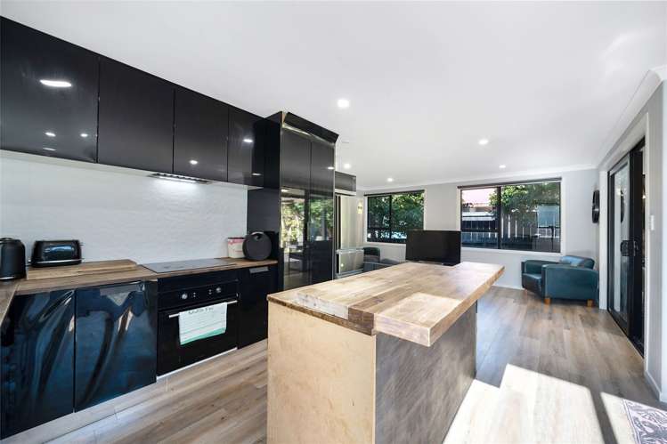 174 Solar Road Glen Eden_6