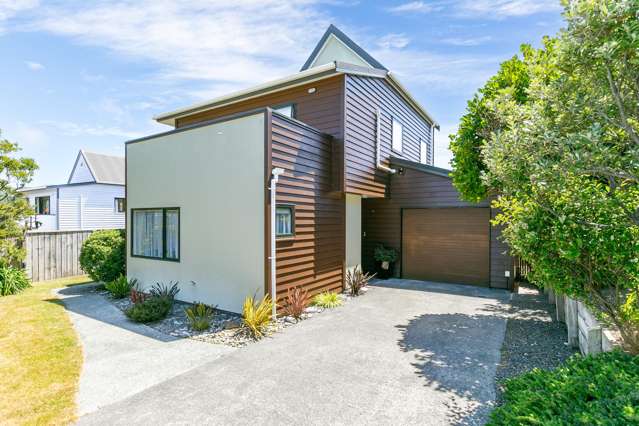 OWNERS RETIRE TO KAPITI YOUR ISLAND BAY GEM AWAITS