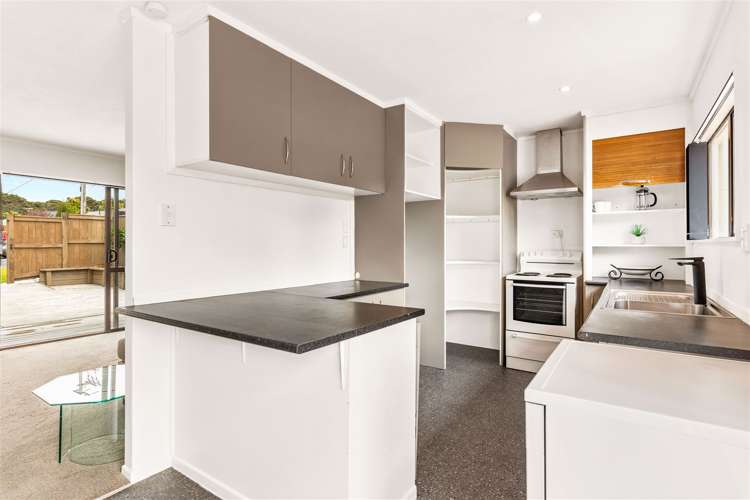 2/14 Matama Road Glen Eden_5