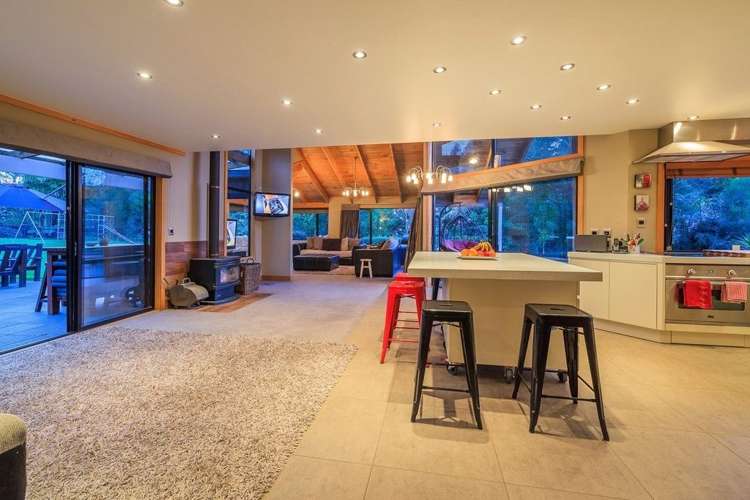 256 State Highway 16 Kumeu_14