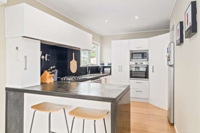 18b Basley Road Owhata_3