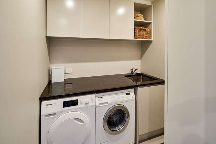 2b/3 Clyde Quay Wharf Te Aro_24