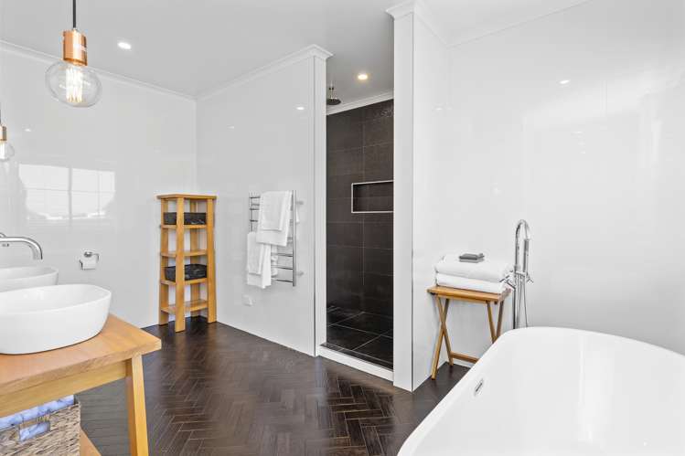 39 Baxter Michael Crescent Cambridge_15