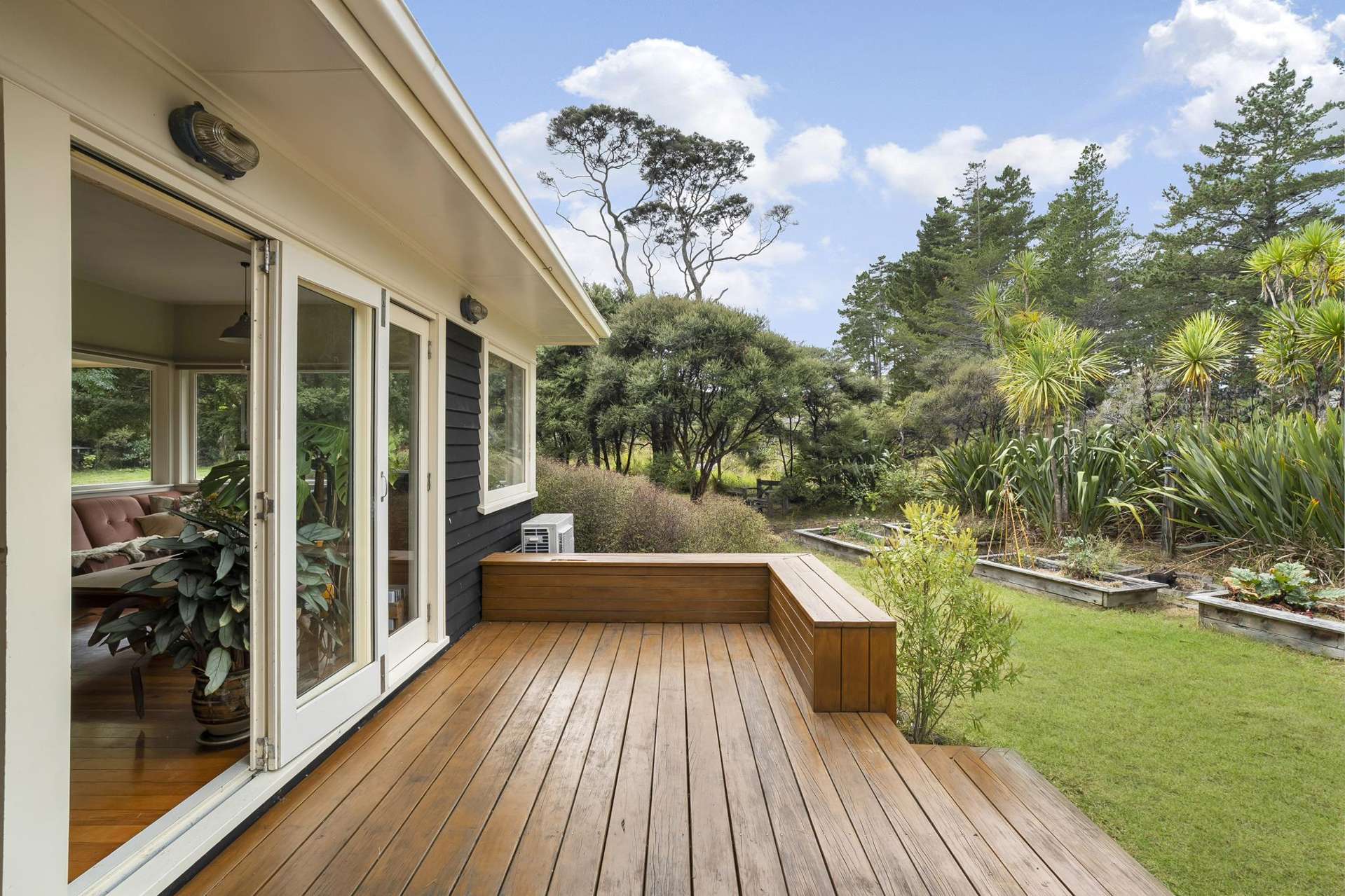 7 Tasman View Road Bethells Beach_0
