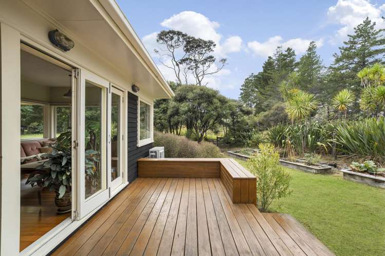 7 Tasman View Road Bethells Beach_8