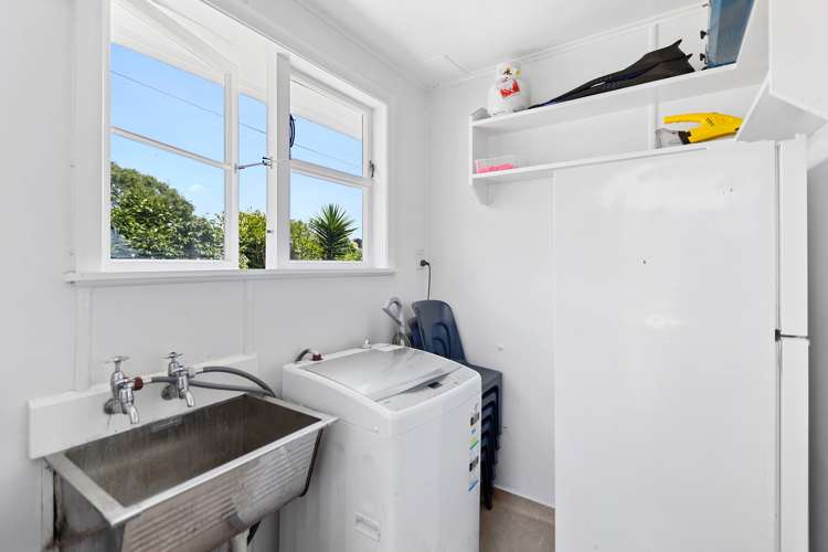 9 Karaka Street Merrilands_16