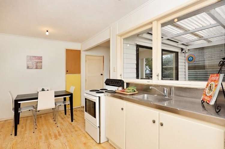 4 Gill Avenue Te Atatu Peninsula_8