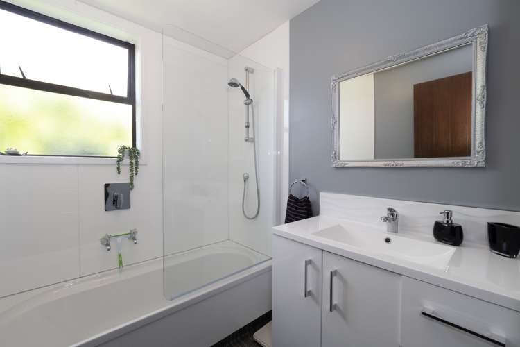 16 Glassey Drive Allenton_23