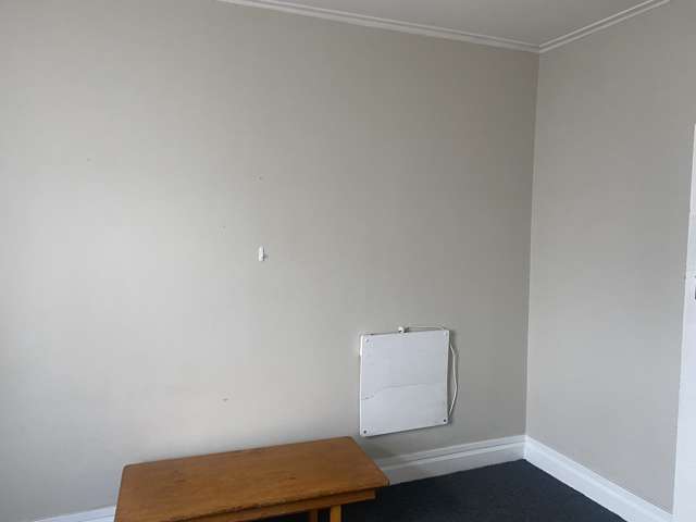 1/8 Dahlia Street Palmerston North_4