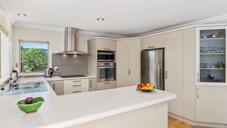 9c Emmett Street Greerton_12