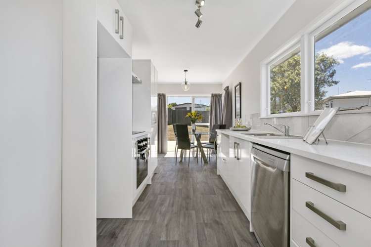 8 Frangipani Avenue Manurewa_3