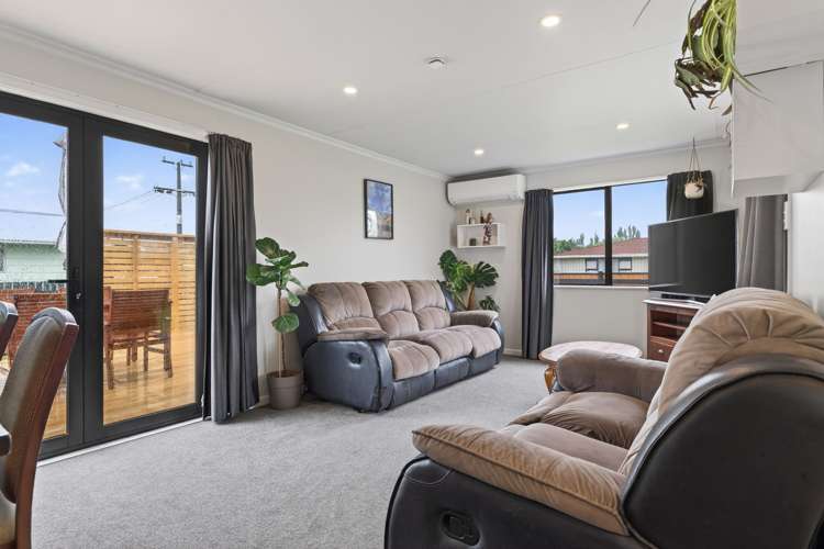 5 Cemetery Road Sanson_13