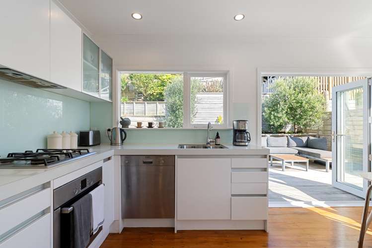 74 Kano Street Karori_3