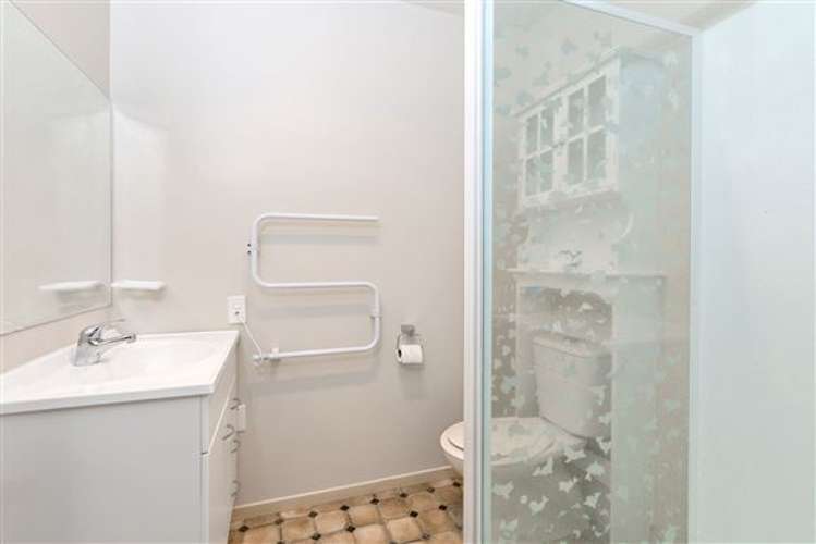 3 Clinton Lane Woolston_10