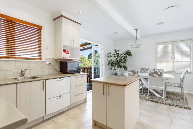 72 Moana Avenue One Tree Hill_3