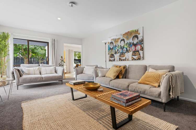 69 Regency Crescent Redwood_10