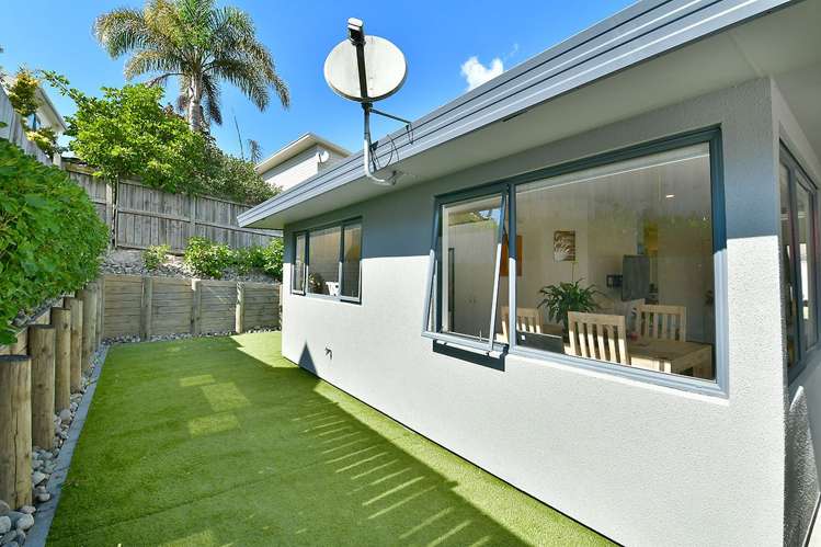 2/128 Brian Crescent Stanmore Bay_12