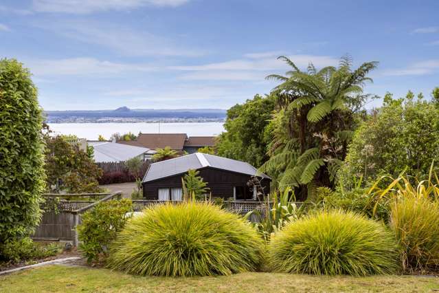 2/19 Brunette Drive Acacia Bay_1