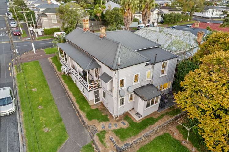 55 Crummer Road_0