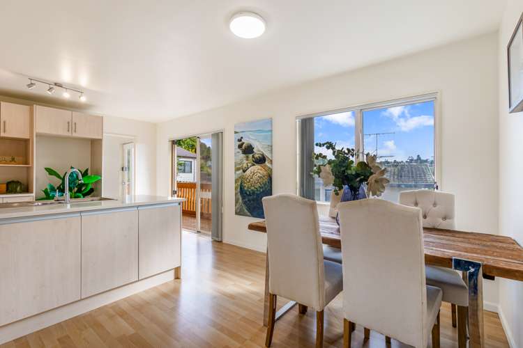 2/7 Romulus Place Totara Vale_10