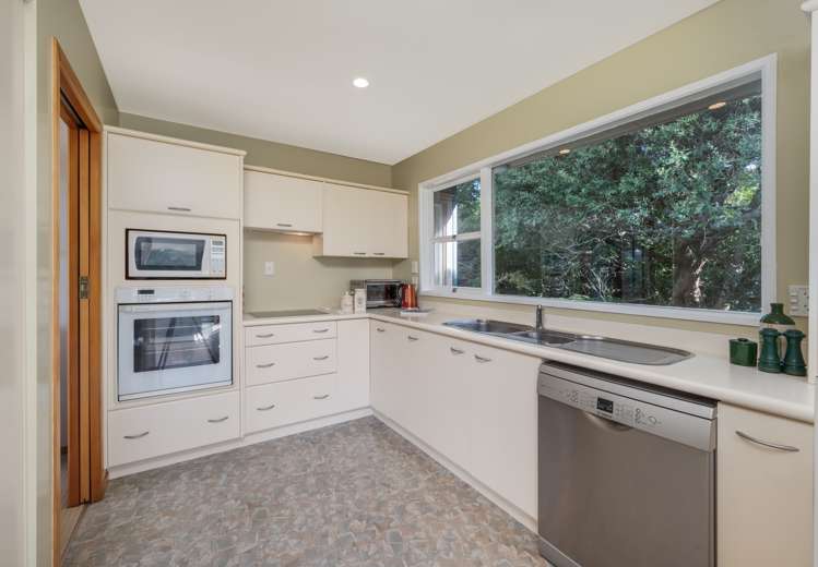 8 Rangitoto View Road Cockle Bay_13