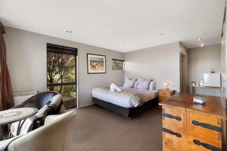 1 Goldleaf Hill Queenstown_19