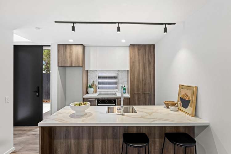 2/25 Alexandra Street_3