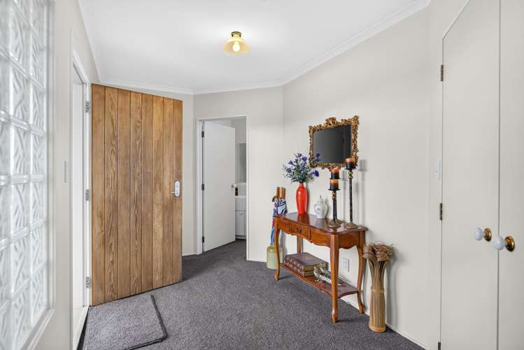 3 Julies Way Rangatira Park_15