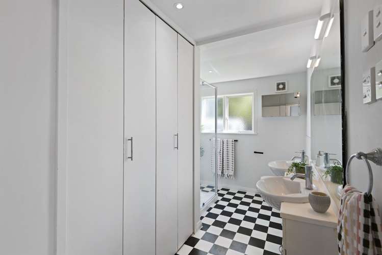 1/17 Defoe Place Waltham_5