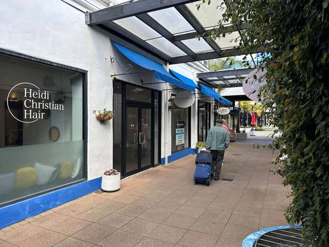 16 Casabella Lane Hamilton Central_1