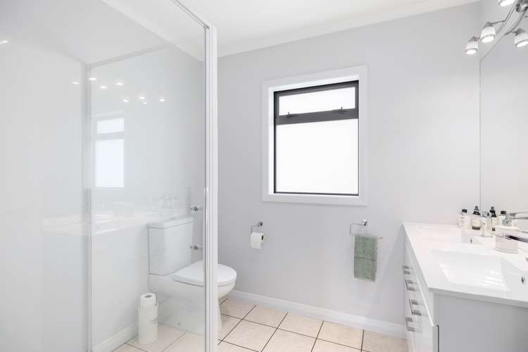 1 Holcombrooke Lane Welcome Bay_14