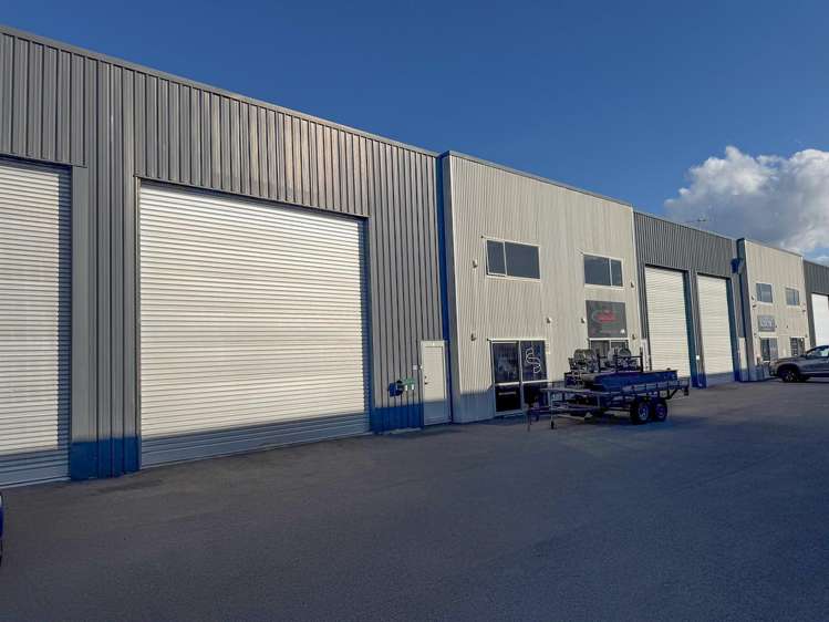 Unit 2/57 Te Okuroa Drive Papamoa_1