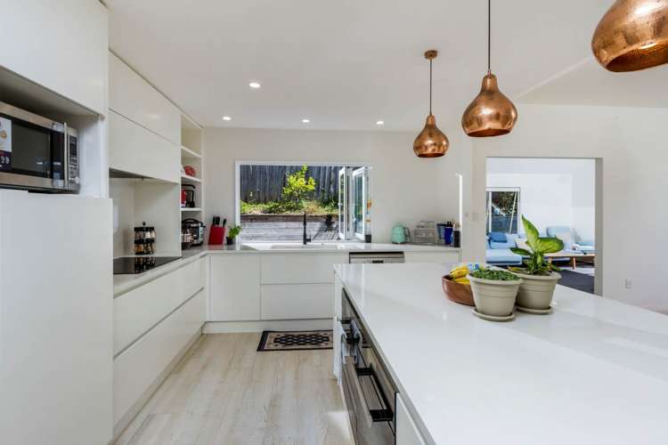 35 Caversham Drive Torbay_12