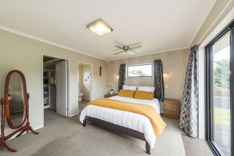 97 Fraser Drive Feilding_24