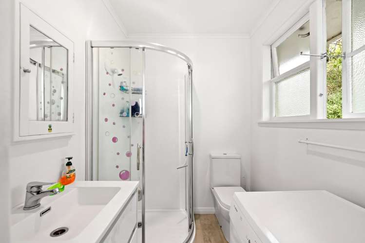 Flat 1 & Flat 2/1123 Fergusson Drive Clouston Park_3