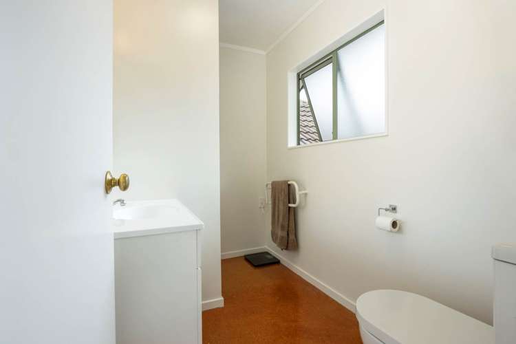 8 Rimutaka Place Titirangi_18