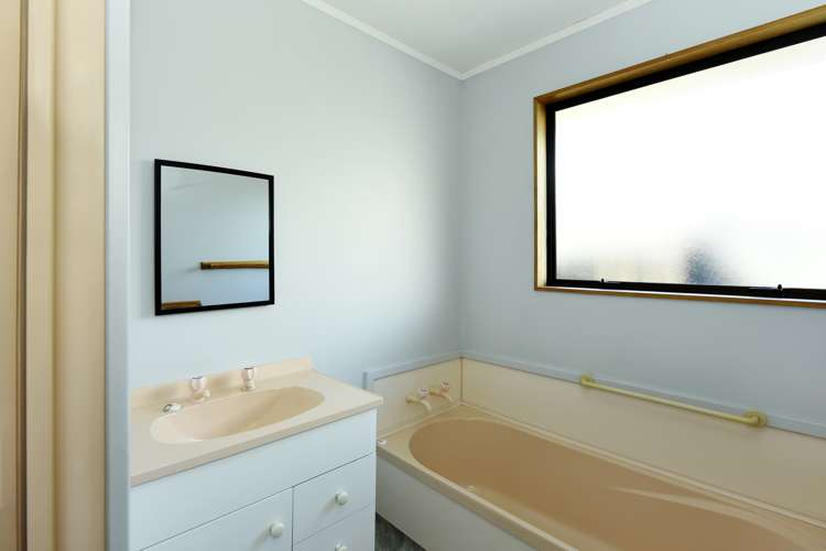 2/48 Masefield Street Stoke_8